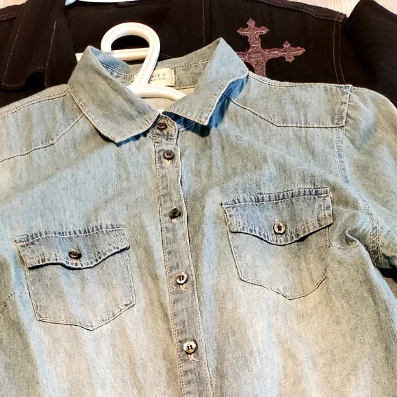 Light Jean women's button down - Picture 9 of 11